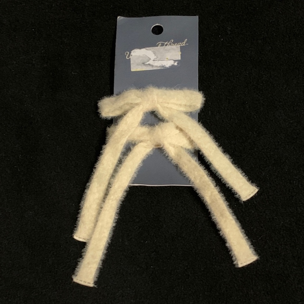 NWT Universal Thread Fuzzy Hair Bow Clips Set of 2